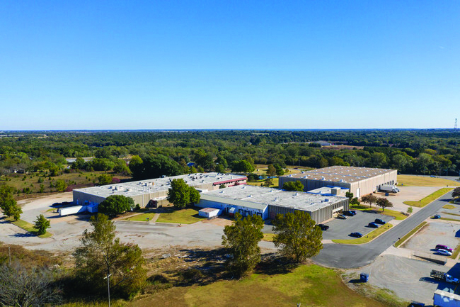 601 N Hamilton Dr, Noble, OK en alquiler - Foto del edificio - Imagen 2 de 10