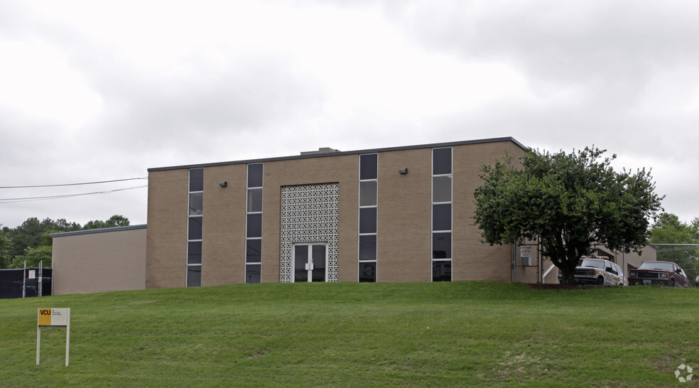 909 Oliver Hill Way, Richmond, VA en alquiler - Foto del edificio - Imagen 2 de 5