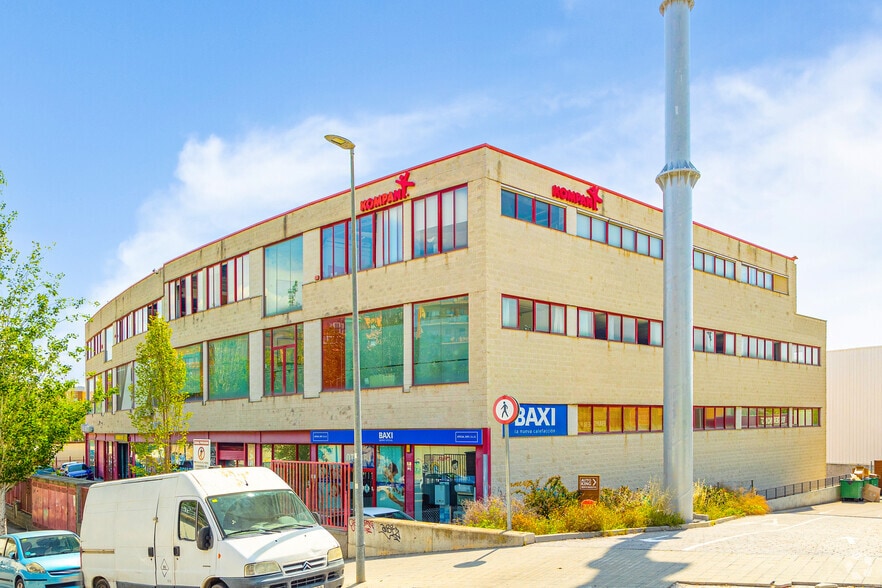 Nave en Mataró, Barcelona en venta - Foto principal - Imagen 1 de 2