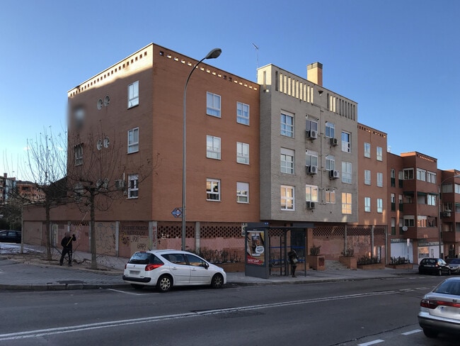Más detalles de Calle Aldonza Lorenzo, 3, Madrid - Edificio residencial​ en venta