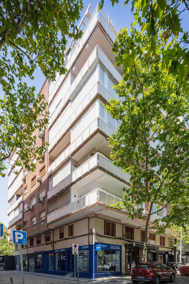Más detalles de Calle Ramos Carrión, 4, Madrid - Local en alquiler