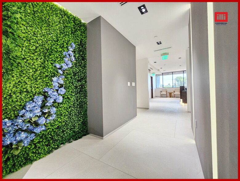 5121 Van Nuys Blvd, Sherman Oaks, CA en alquiler - Foto del interior - Imagen 3 de 17