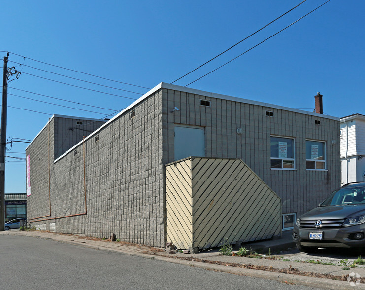 4246 Sheppard Ave E, Toronto, ON en alquiler - Foto del edificio - Imagen 3 de 3