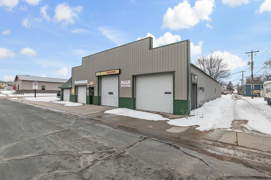 210 Railroad St W, Norwood Young America, MN en venta - Foto del edificio - Imagen 2 de 27