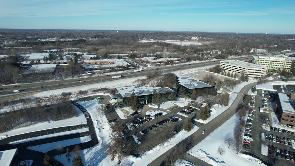 12900 Whitewater Dr, Minnetonka, MN en alquiler - Vídeo de anuncio comercial - Imagen 2 de 65