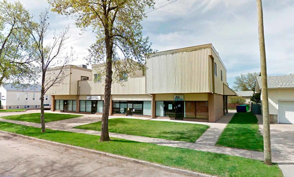 9804 104th St, Fort Saskatchewan, AB en venta - Foto del edificio - Imagen 3 de 17