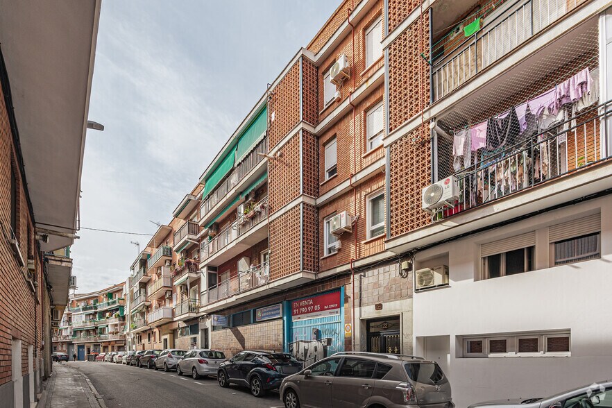 Calle Alejandrina Morán, 24, Madrid, Madrid en venta - Foto principal - Imagen 1 de 4