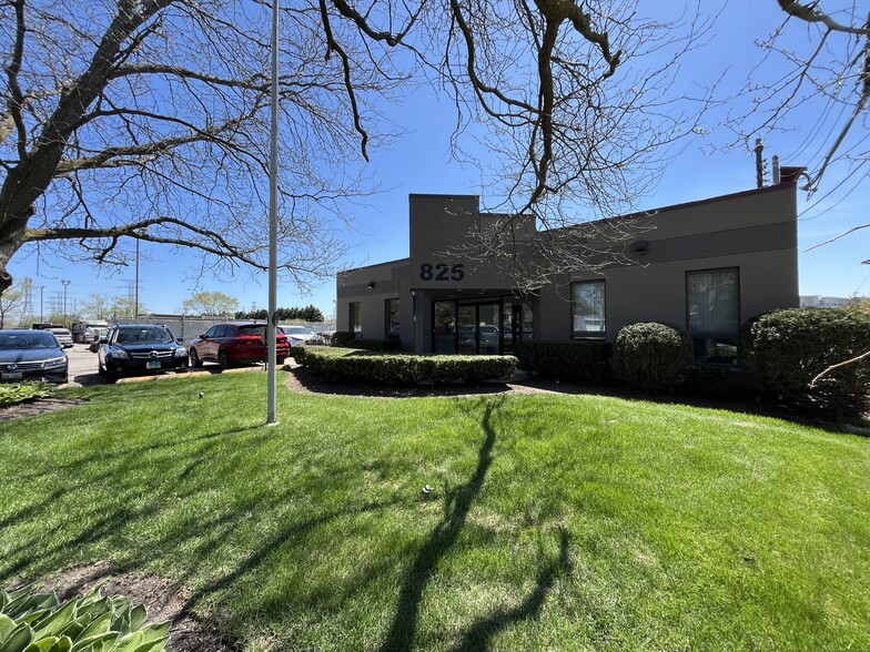 825 Seegers Rd, Des Plaines, IL en venta - Foto del edificio - Imagen 2 de 12