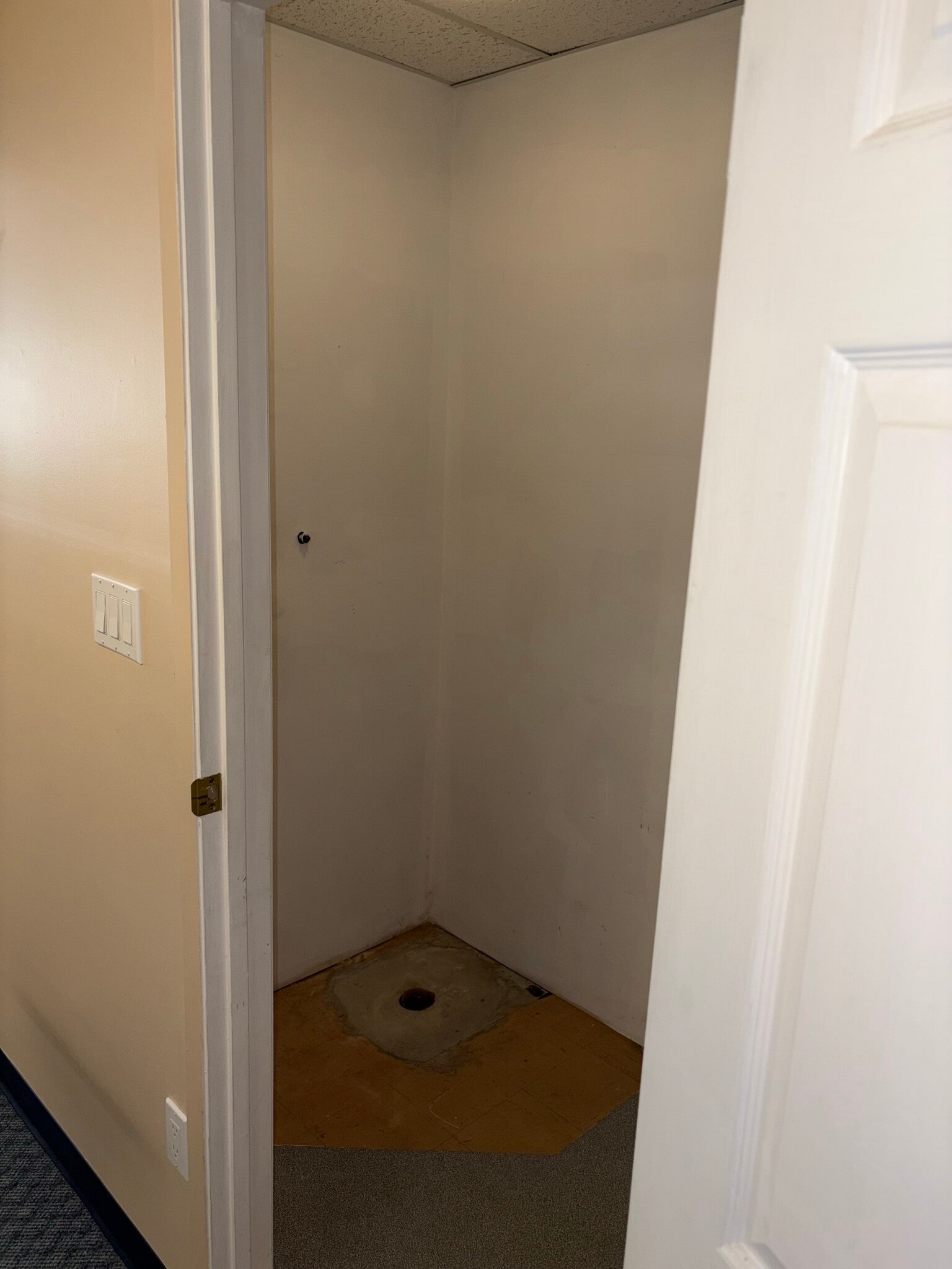 1900-1950 Lonsdale Ave, North Vancouver, BC en alquiler Foto del interior- Imagen 1 de 7