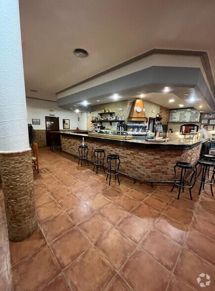 Local en La Alberca de Záncara, Cuenca en venta - Foto del interior - Imagen 2 de 16