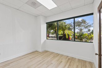 4577 N Nob Hill Rd, Sunrise, FL en alquiler Foto del edificio- Imagen 2 de 9