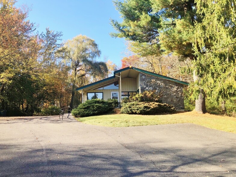 204 Plutarch Rd, Highland, NY en venta - Foto del edificio - Imagen 2 de 26