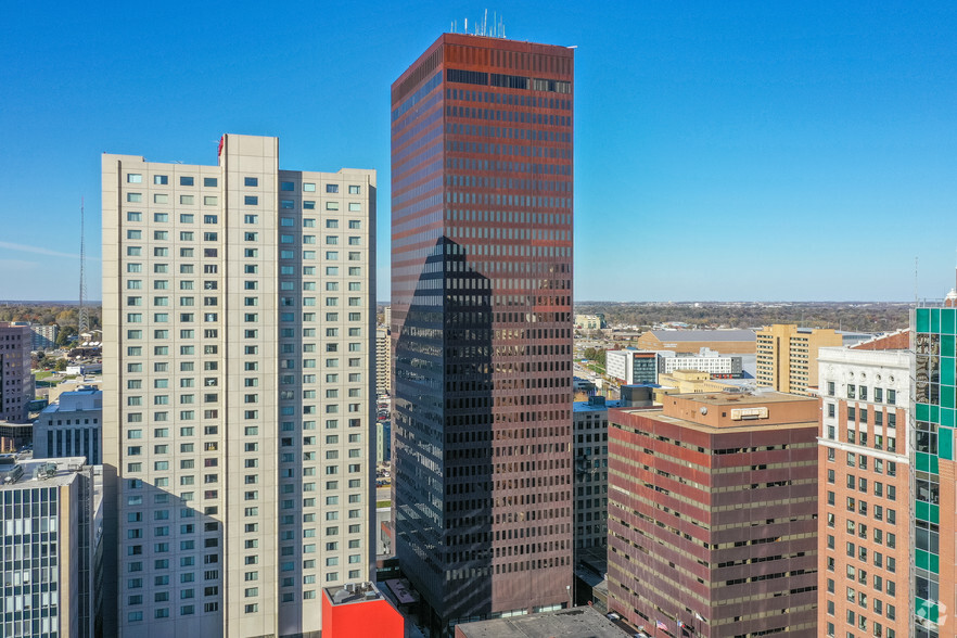 666 Grand Ave, Des Moines, IA en alquiler - Foto del edificio - Imagen 2 de 16