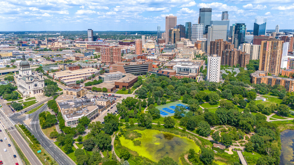 1621 Hennepin Ave, Minneapolis, MN en alquiler - Vista aérea - Imagen 2 de 30