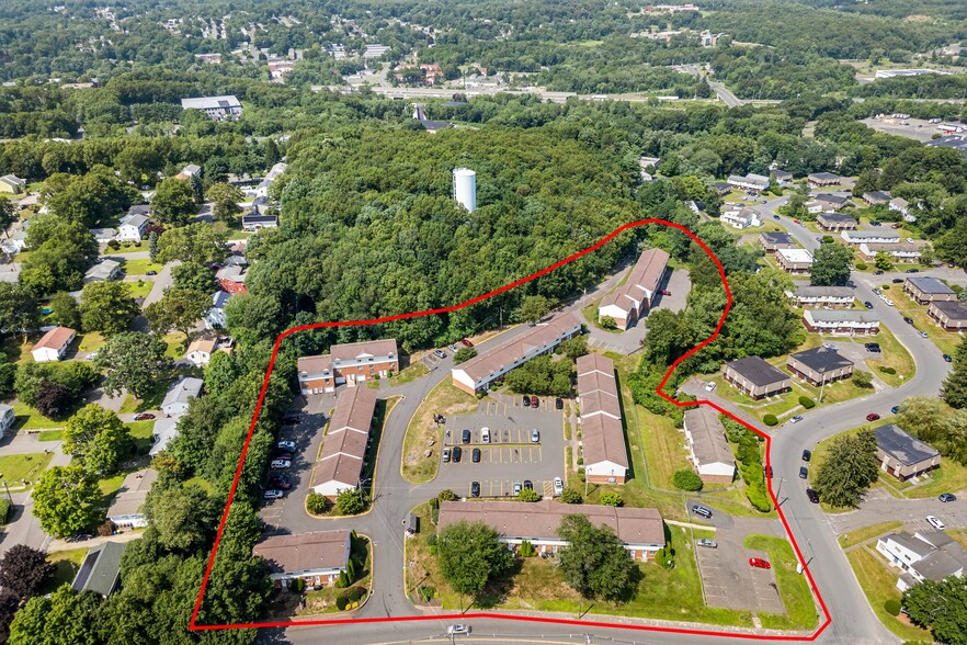 495 Scott Rd, Waterbury, CT en venta - Foto principal - Imagen 2 de 16