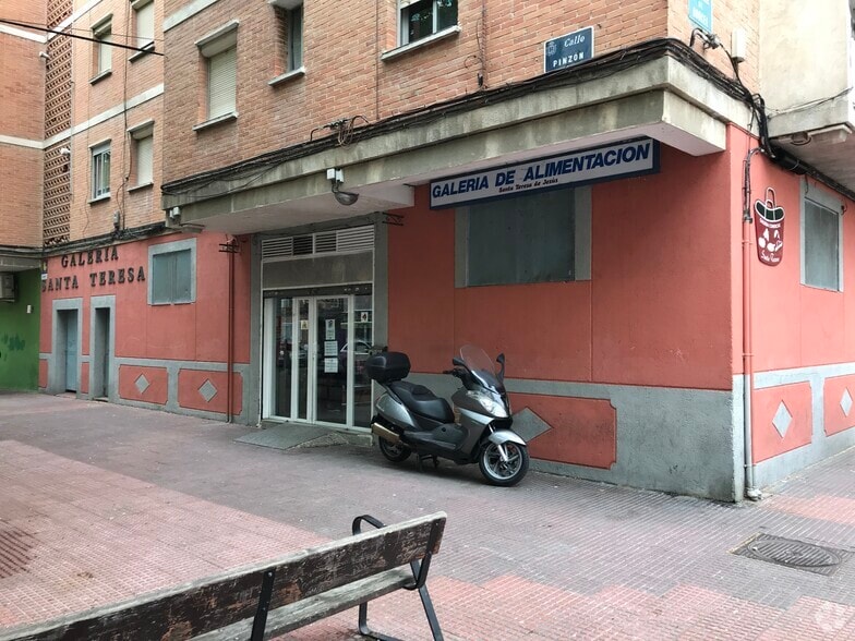 Calle Santa Teresa, 3, Alcalá de Henares, Madrid en venta - Foto del edificio - Imagen 3 de 3