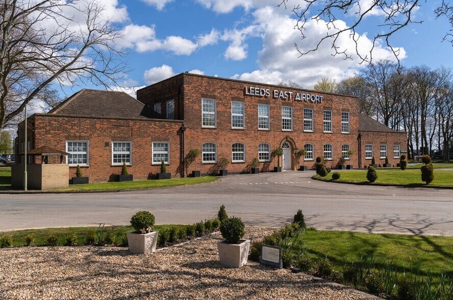 Leeds East Airport, Tadcaster en alquiler - Foto del edificio - Imagen 1 de 14