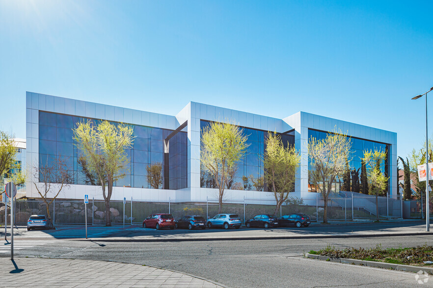 Avenida Tenerife, 4-6-6, San Sebastián De Los Reyes, Madrid en alquiler - Foto del edificio - Imagen 1 de 11