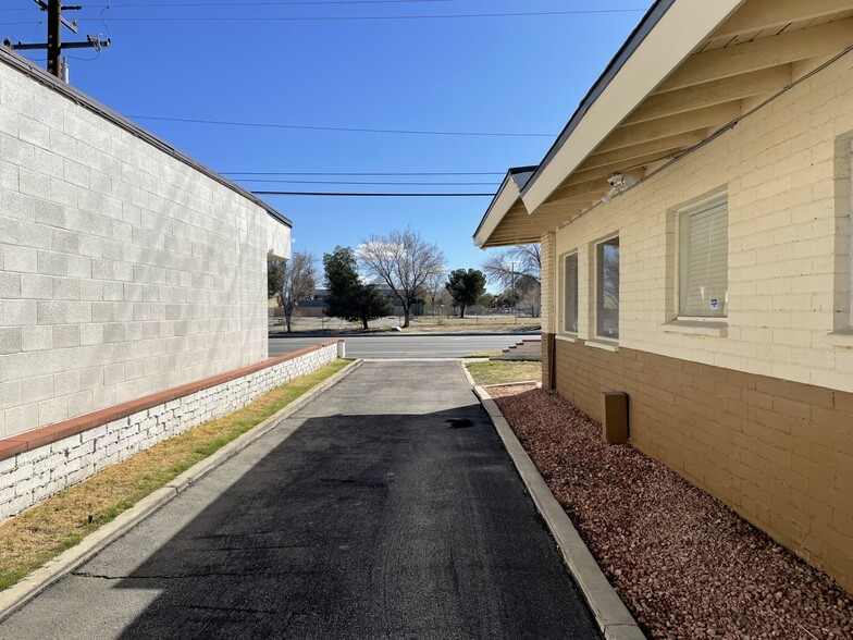 44855 10th St W, Lancaster, CA en venta - Foto del edificio - Imagen 3 de 10