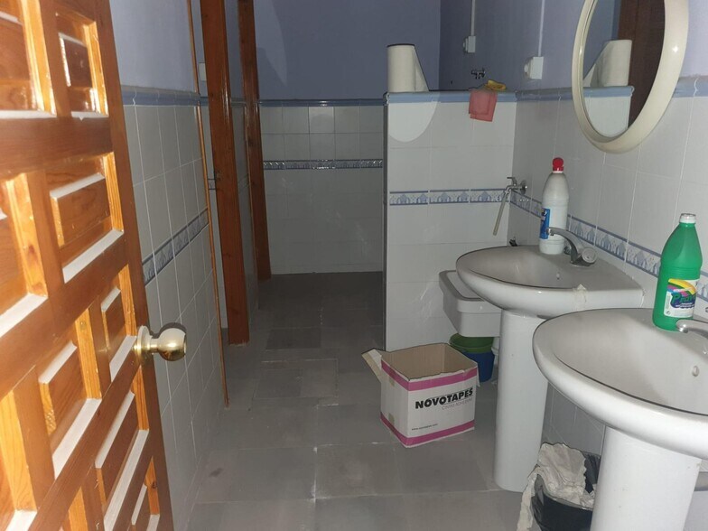 Nave en SEVILLA en venta - Foto del edificio - Imagen 3 de 10