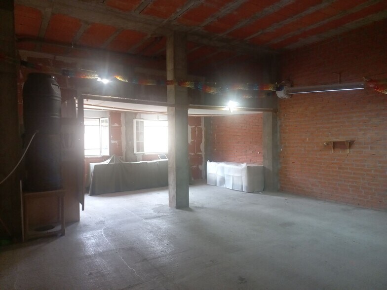 Local en Íscar en venta - Foto del edificio - Imagen 2 de 35