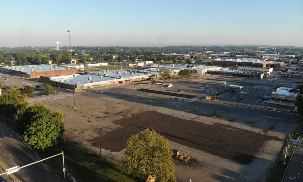 County Fair Shopping Center cartera de 7 inmuebles en venta en LoopNet.es - Foto del edificio - Imagen 1 de 10