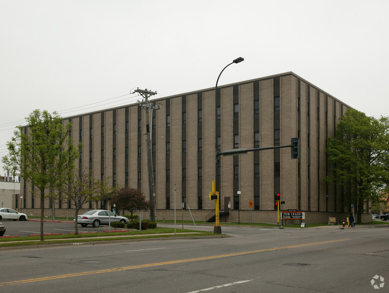 2021 E Hennepin Ave, Minneapolis, MN en venta - Foto del edificio - Imagen 3 de 7