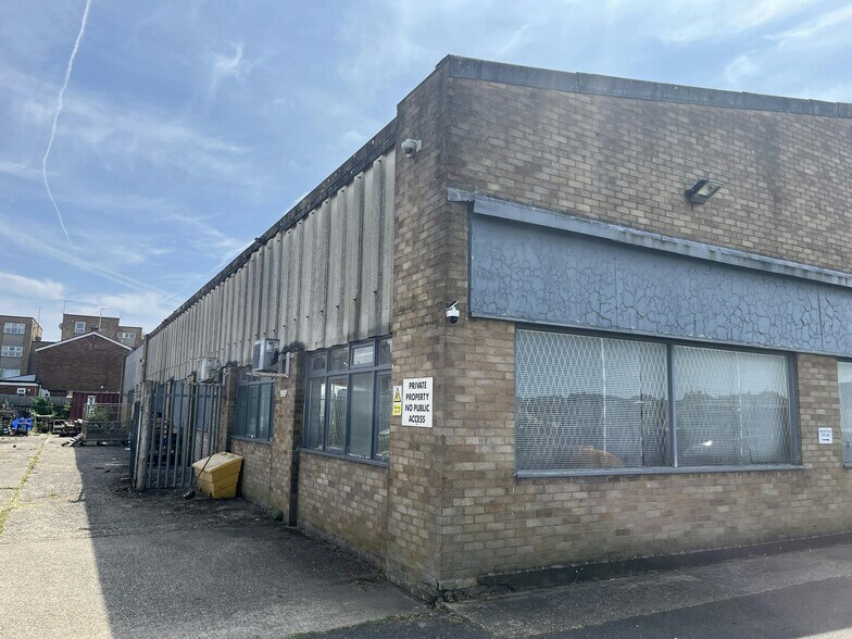 Buckingham Rd, Aylesbury en alquiler - Foto del edificio - Imagen 3 de 6