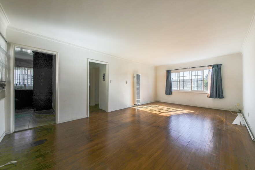 8730-8736 Holloway Dr, West Hollywood, CA en venta - Foto del edificio - Imagen 3 de 14