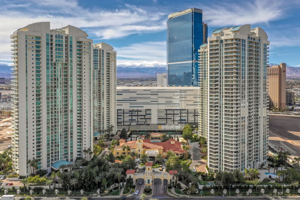 2827 Paradise Rd, Las Vegas, NV en venta Foto del edificio- Imagen 1 de 40