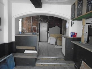 Más detalles de 66 Fore St, Trowbridge - Local en venta