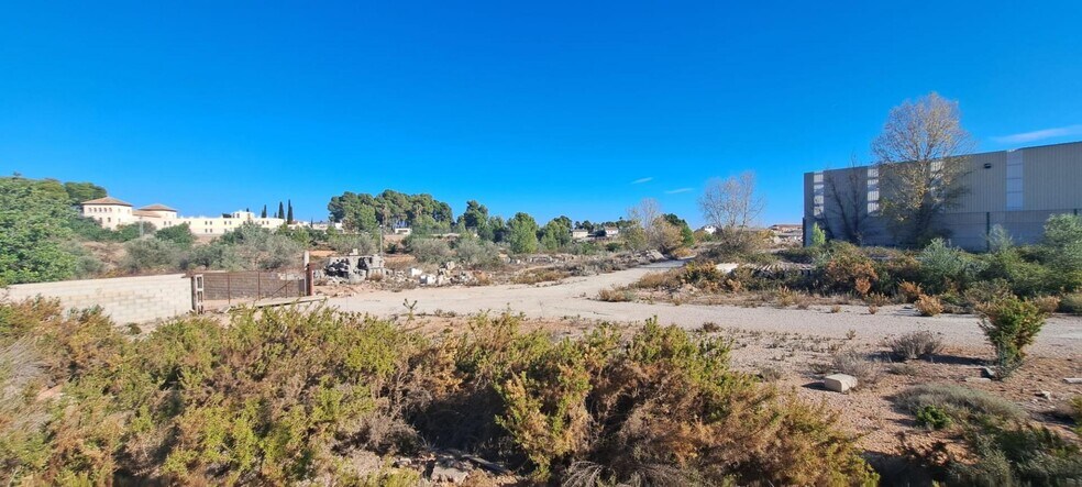 Nave en Alborache en venta - Foto del edificio - Imagen 2 de 48