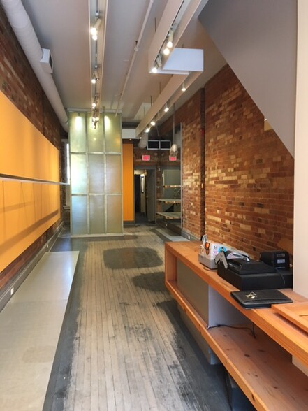 348 Queen St W, Toronto, ON en alquiler - Foto del interior - Imagen 3 de 5