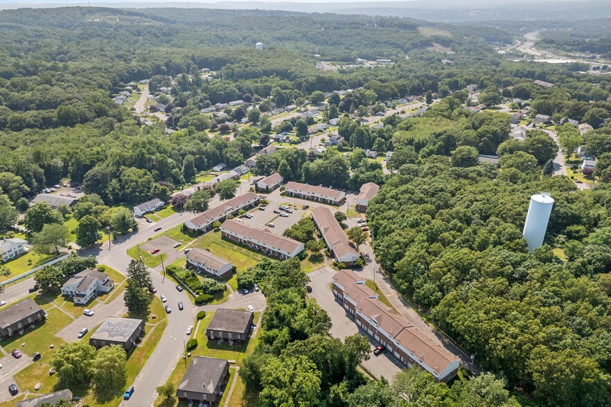 495 Scott Rd, Waterbury, CT en venta - Foto del edificio - Imagen 3 de 16