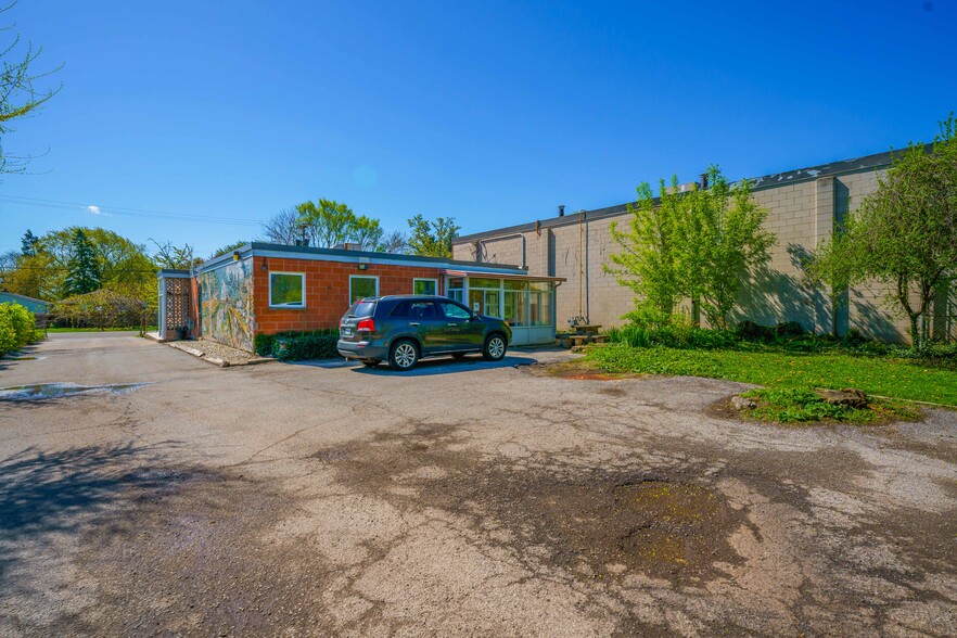 475 Enfield Rd, Burlington, ON en venta - Foto del edificio - Imagen 3 de 30