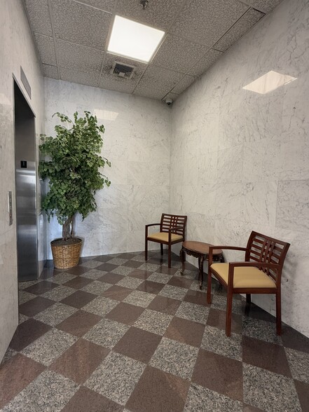 187-189 Sunrise Hwy, Rockville Centre, NY en alquiler - Lobby - Imagen 1 de 4