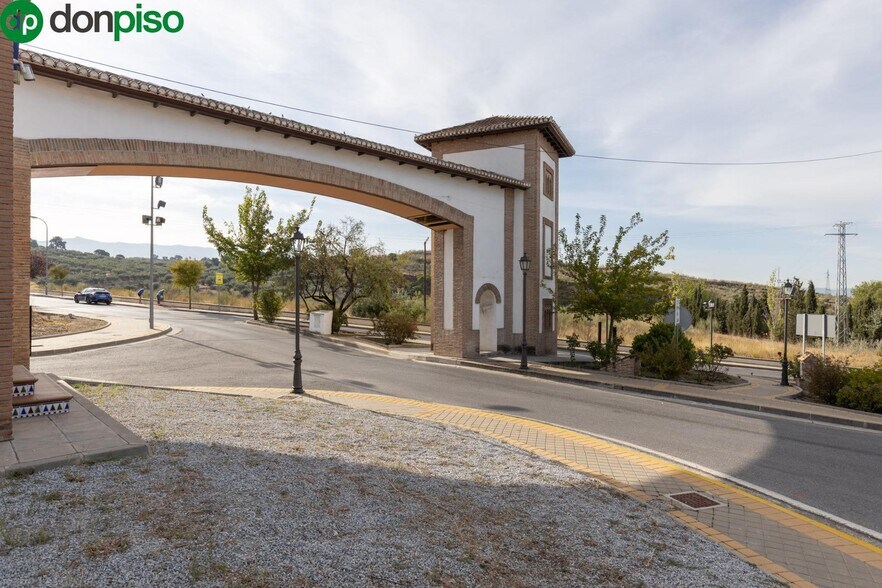 Urbanización Aben Humeya, 4, Jun, Granada en venta - Foto del edificio - Imagen 3 de 14