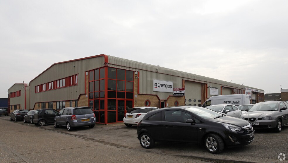 18-22 Edison Rd, St Ives en venta - Foto del edificio - Imagen 2 de 2