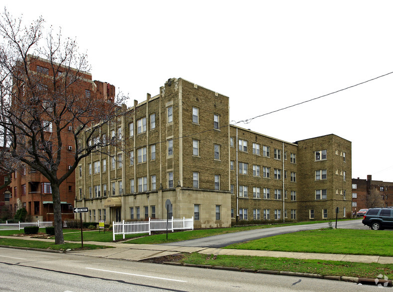 2374 Euclid Heights Blvd, Cleveland Heights, OH en venta - Foto del edificio - Imagen 2 de 12