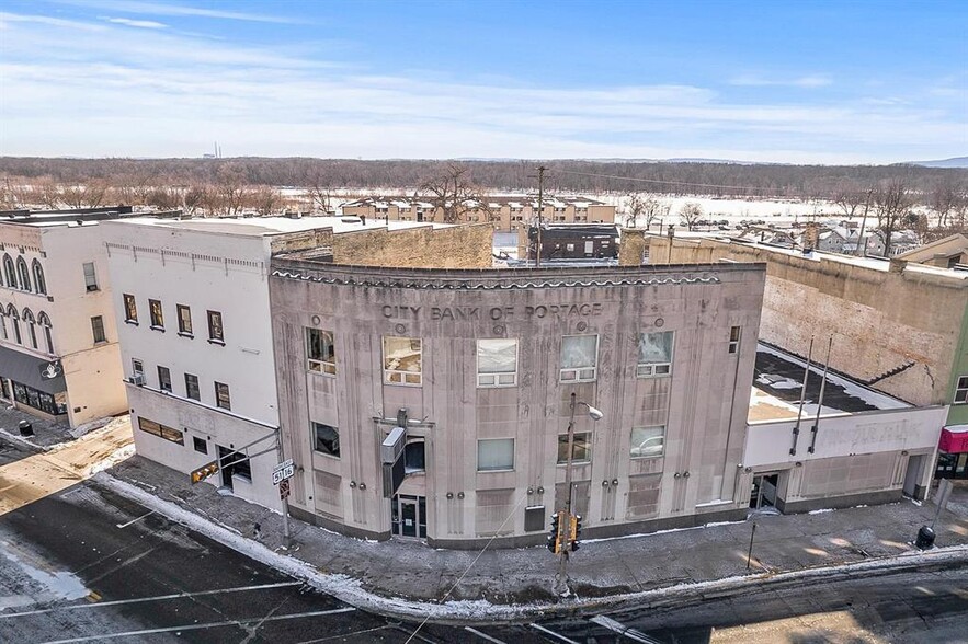 238 W Wisconsin St, Portage, WI en venta - Foto del edificio - Imagen 2 de 91