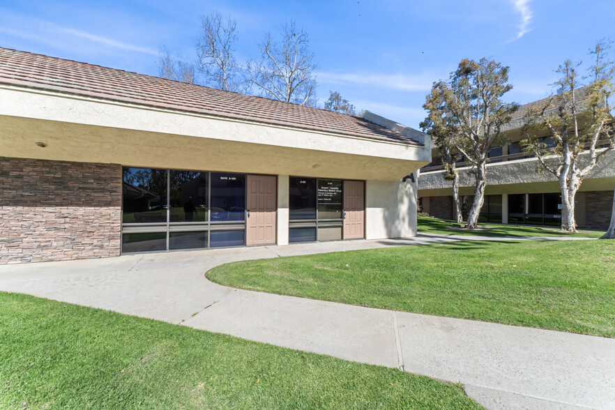 2460 N Ponderosa Dr, Camarillo, CA en venta - Foto del edificio - Imagen 1 de 19