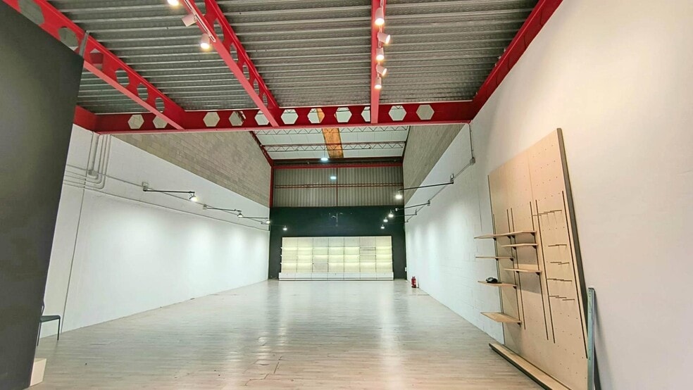 Nave en Mairena del Aljarafe, Sevilla en alquiler - Foto del edificio - Imagen 2 de 25