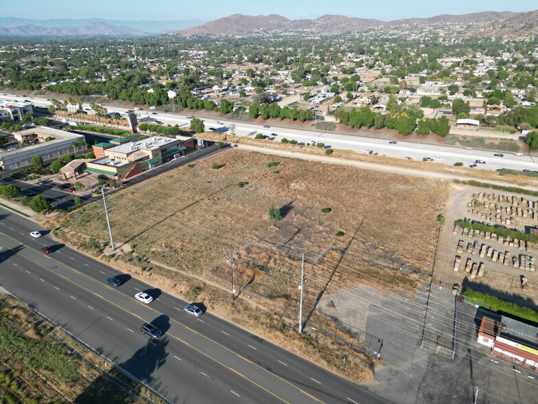 3001 Hamner Ave, Norco, CA en venta - Foto del edificio - Imagen 2 de 2