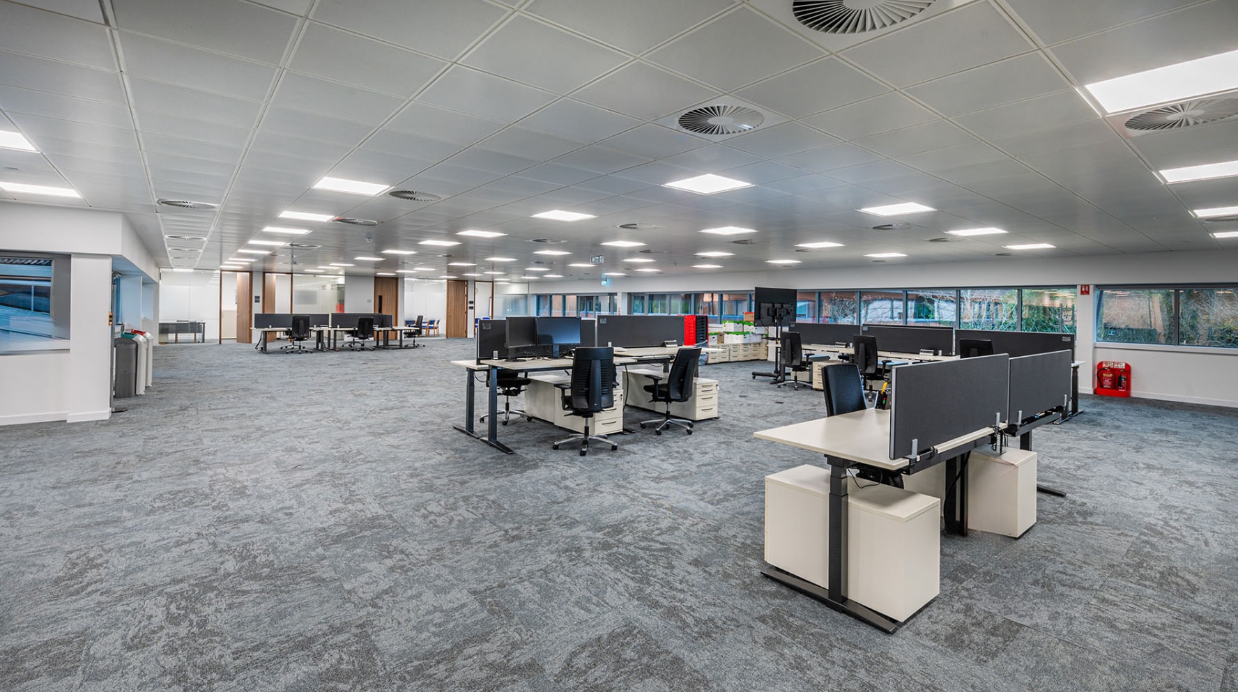 2 Millboard Rd, Bourne End en alquiler Foto del interior- Imagen 1 de 6