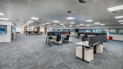 2 Millboard Rd, Bourne End en alquiler Foto del interior- Imagen 1 de 6