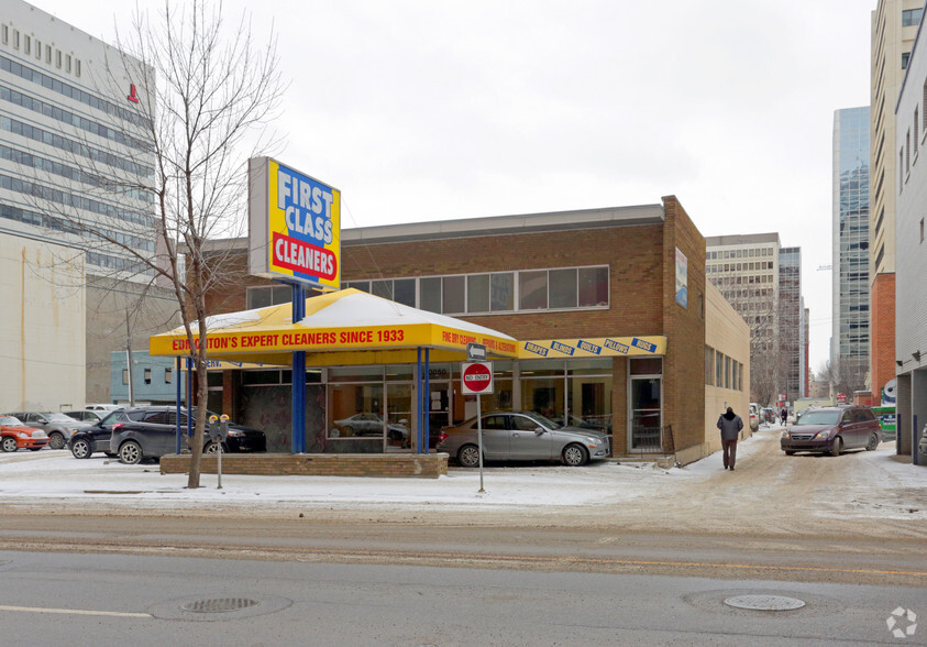 10050 105th St NW, Edmonton, AB en venta - Foto del edificio - Imagen 2 de 3