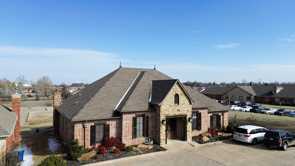 9085 Harmony Dr, Midwest City, OK en venta - Foto del edificio - Imagen 1 de 9