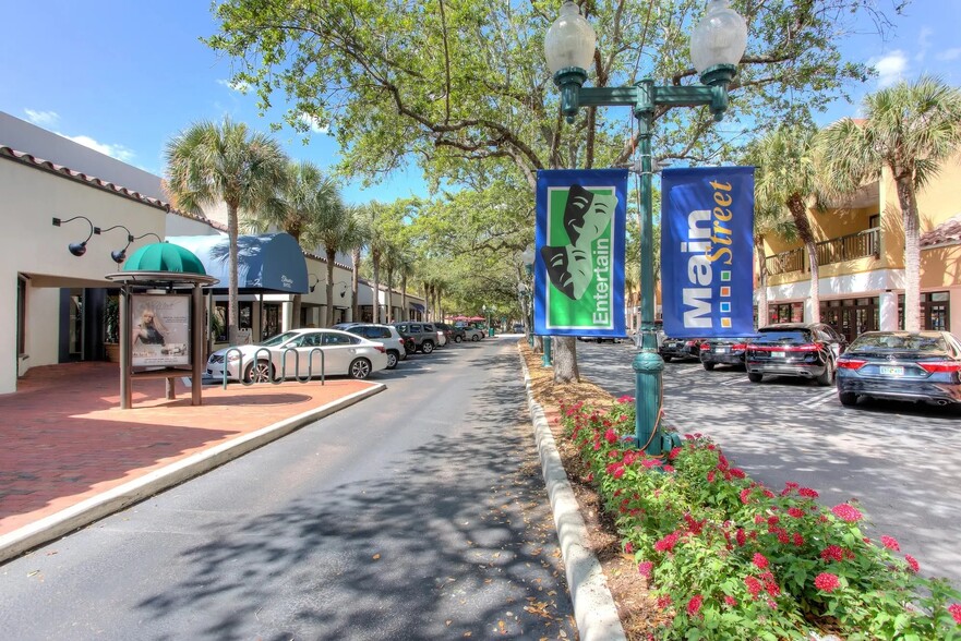 6710-6713 Main St, Miami Lakes, FL en alquiler - Foto del edificio - Imagen 1 de 1