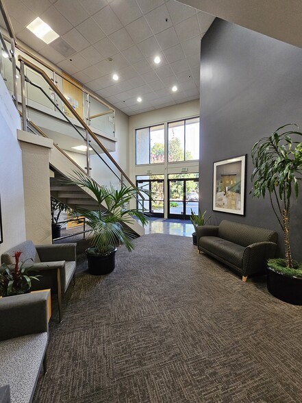 2542 S Bascom Ave, Campbell, CA en alquiler - Lobby - Imagen 3 de 14