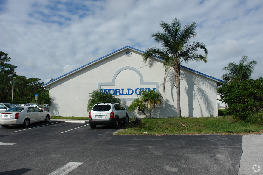 1500 S Lennard Rd, Port Saint Lucie, FL en alquiler - Foto del edificio - Imagen 2 de 5